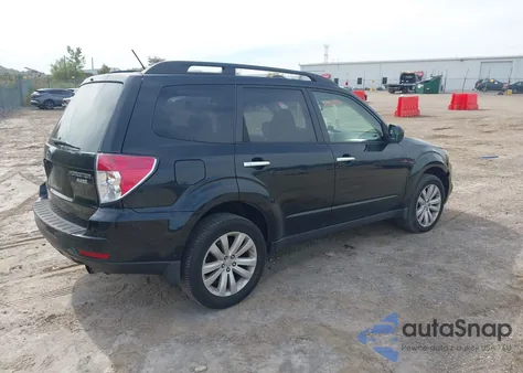 2013 Subaru Forester 2.5X Premium z USA, uszkodzony, nr VIN JF2SHADC9DH445664